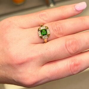 Green peridot and diamond 10kt Gold Ring